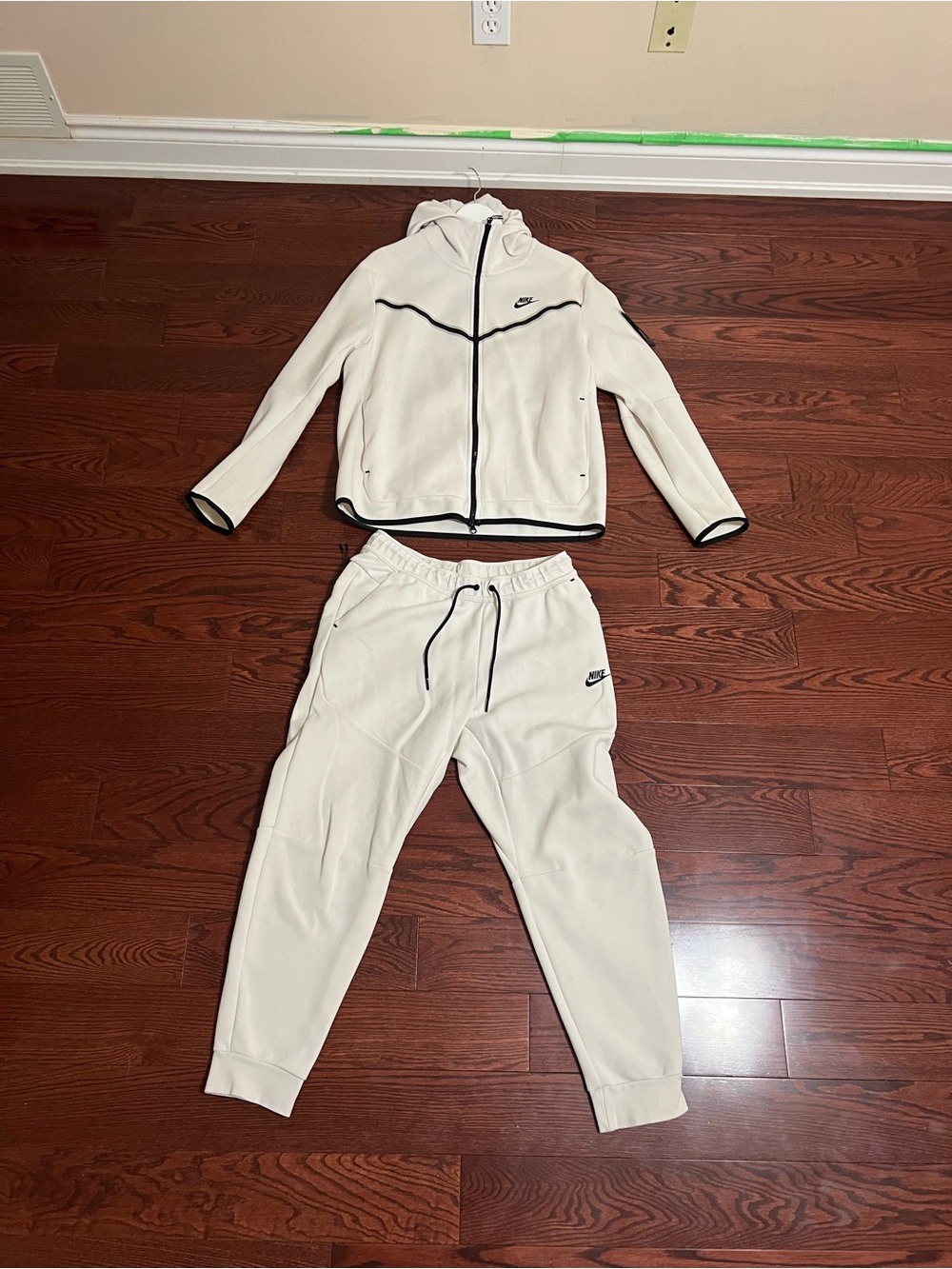 Nike White Fleece Hooded Zip Jacket & Joggers Set